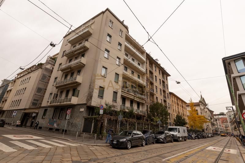 2 Locali - via Quadronno 