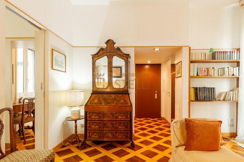 2 Locali - via Quadronno 
