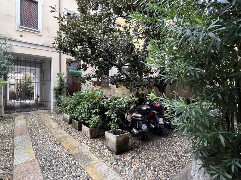2 Locali - Via Anfossi