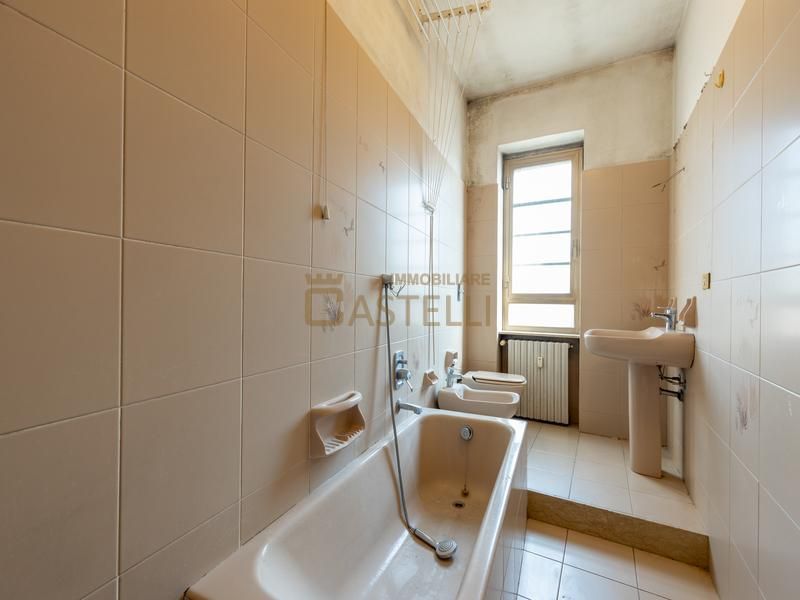 4 Locali - Via Maestri Campionesi