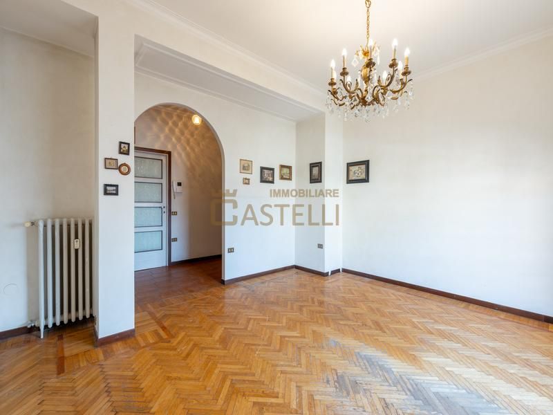 4 Locali - Via Maestri Campionesi