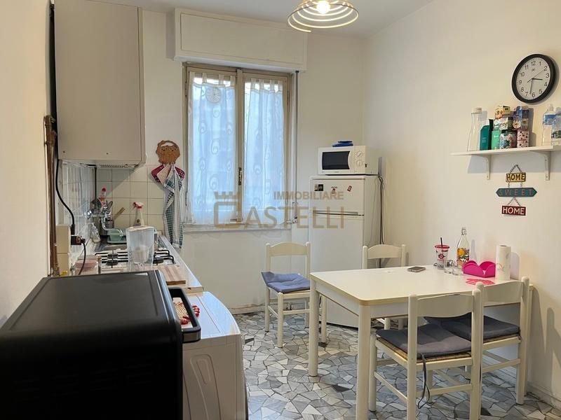 2 Locali - Via Adige