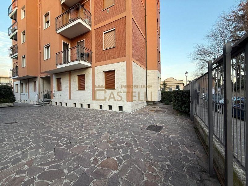 2 locali - Via G. Garibaldi