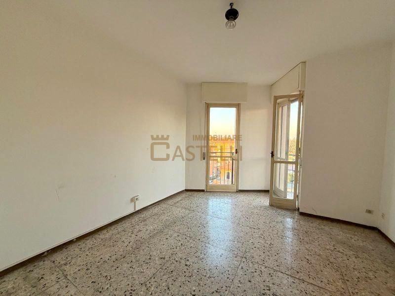 2 locali - Via G. Garibaldi