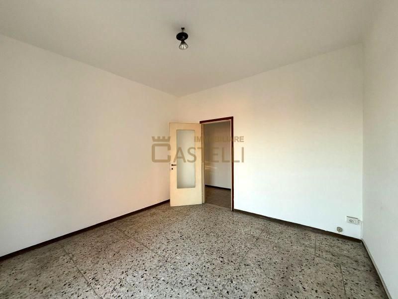 2 locali - Via G. Garibaldi