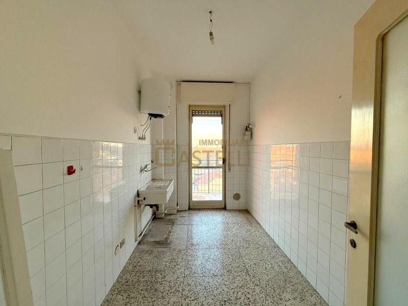 2 locali - Via G. Garibaldi