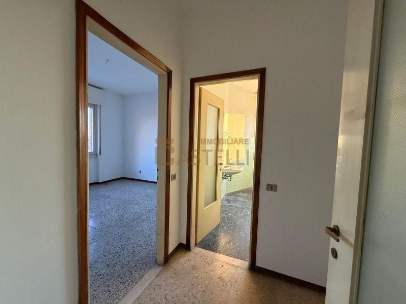 2 locali - Via G. Garibaldi