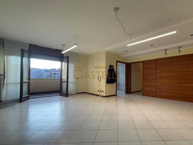 3 Locali - Via Carlo Farini