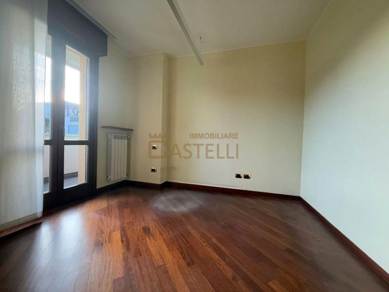 3 Locali - Via Carlo Farini