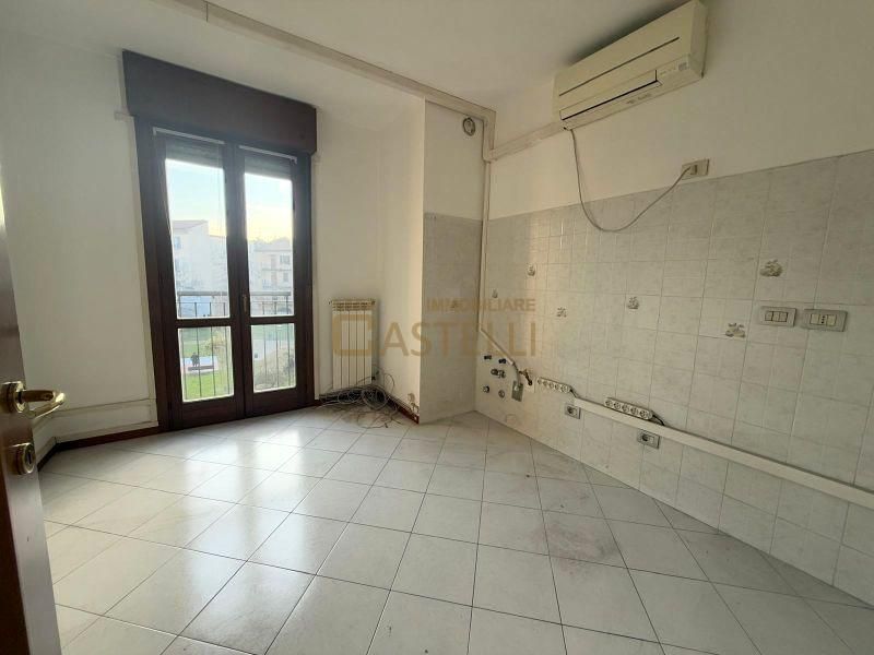3 Locali - Via Carlo Farini