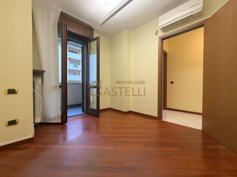 3 Locali - Via Carlo Farini 