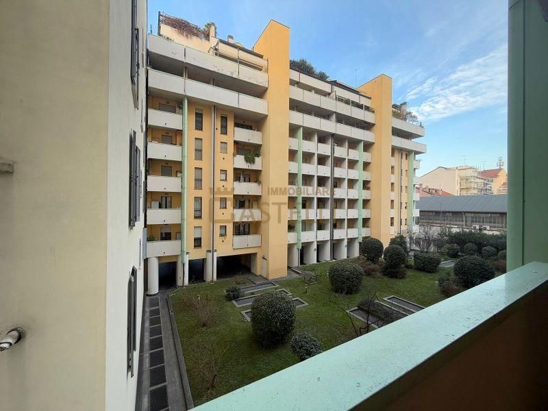 3 Locali - Via Carlo Farini 