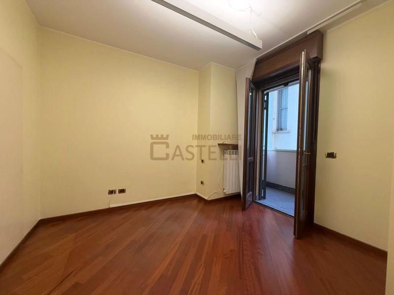 3 Locali - Via Carlo Farini 