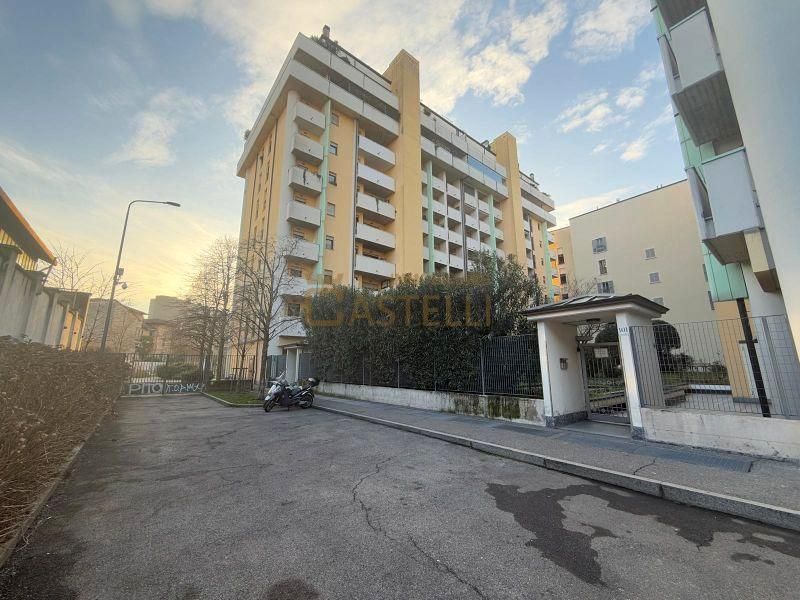3 Locali - Via Carlo Farini 