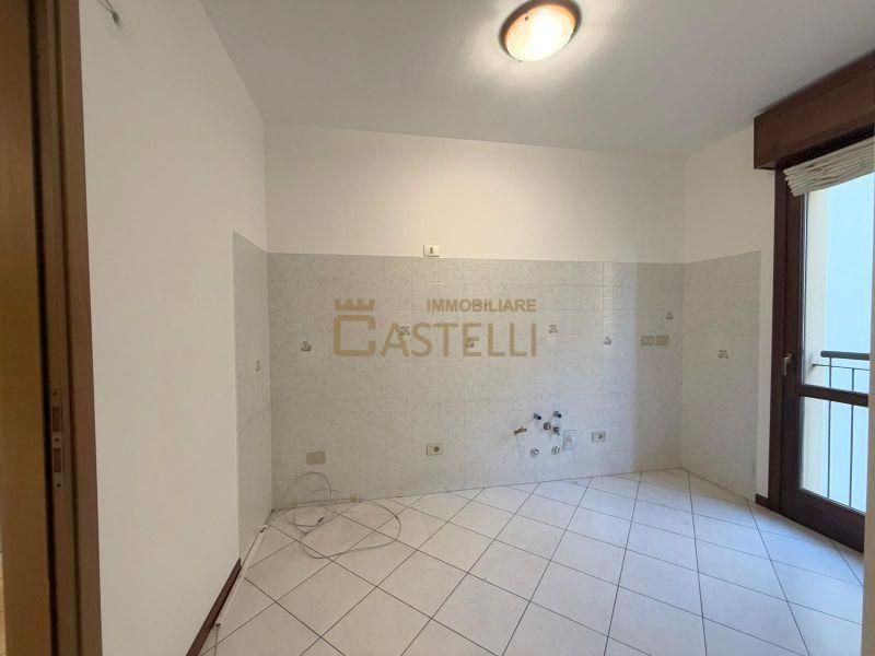 3 Locali - Via Carlo Farini 