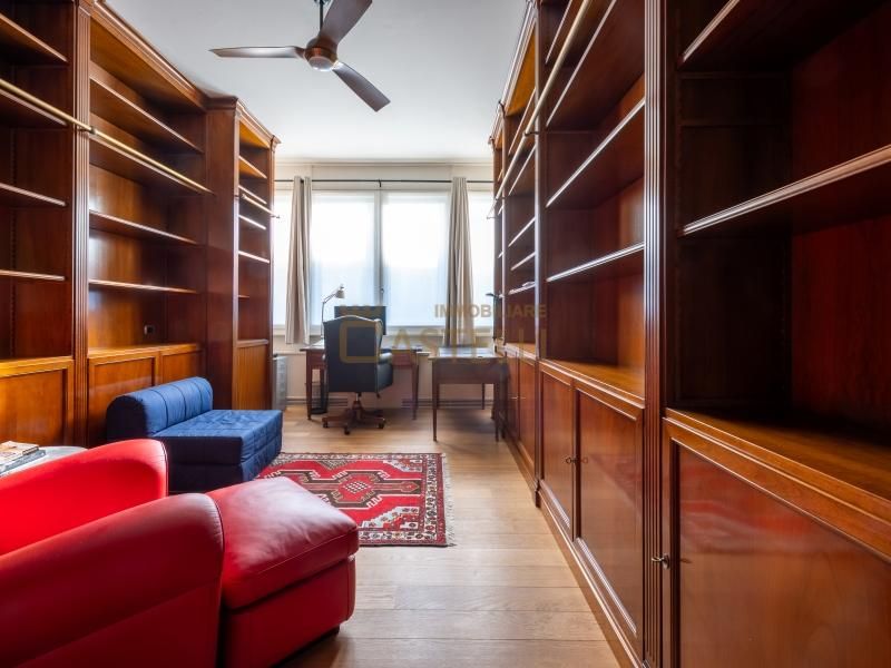 5 locali - Via Cusani