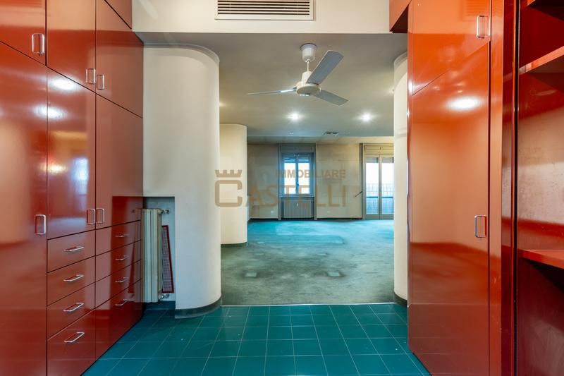 4 Locali - Viale Caldara 