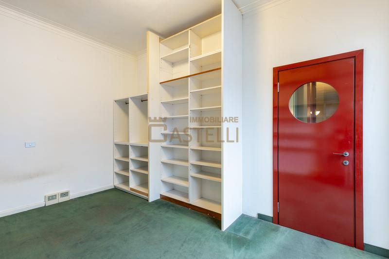 4 Locali - Viale Caldara 