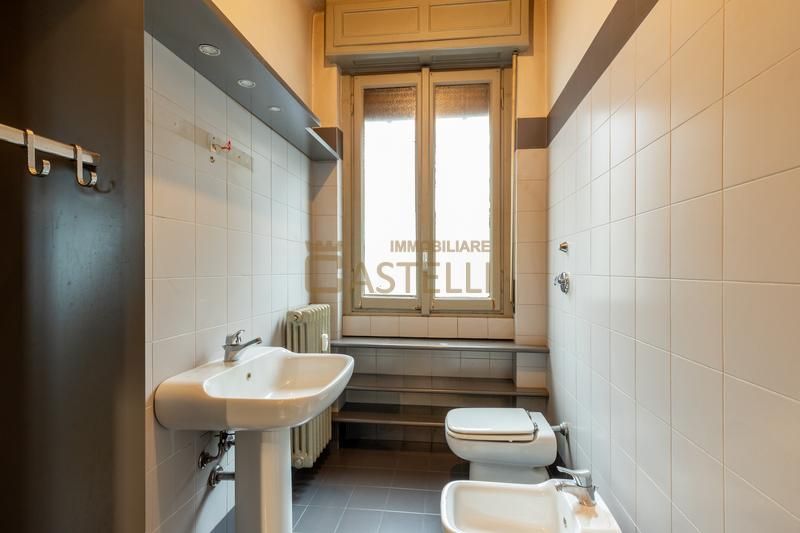 4 Locali - Viale Caldara 