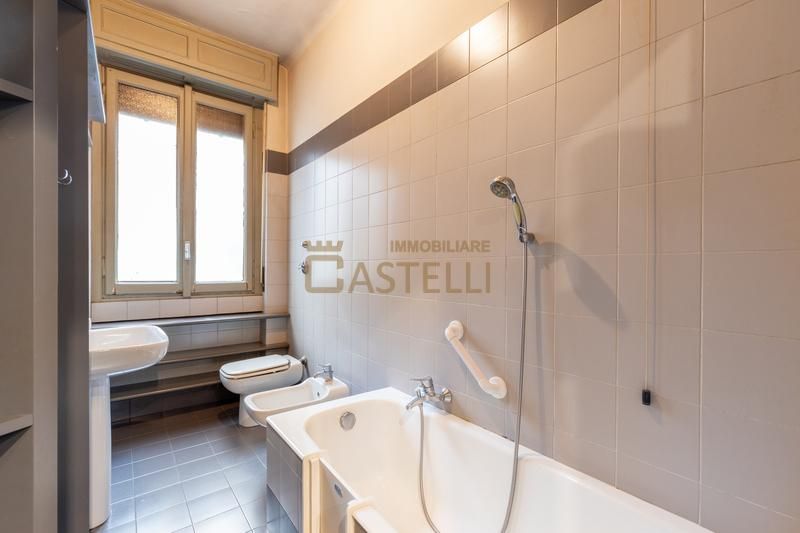 4 Locali - Viale Caldara 