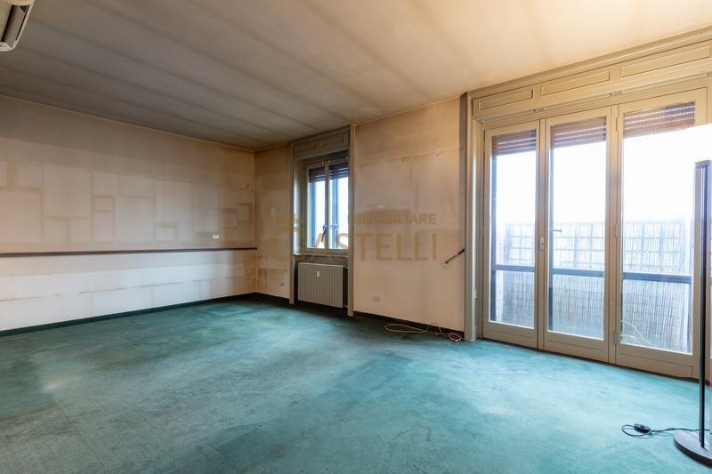 4 Locali - Viale Caldara 
