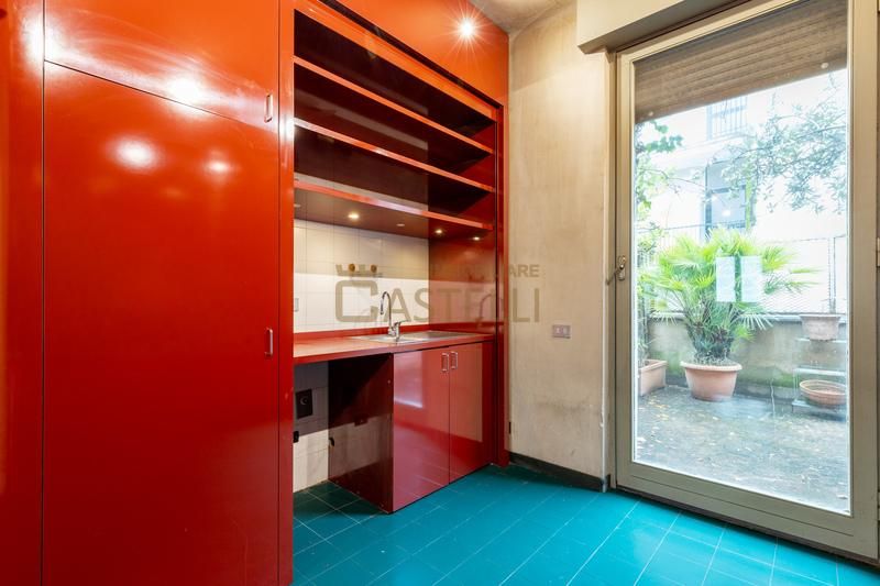 4 Locali - Viale Caldara 