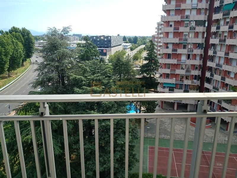 3 Locali - Via Masaniello 