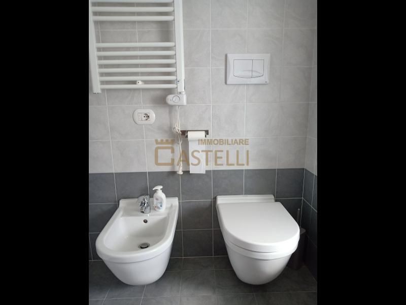 3 Locali - Via Masaniello 