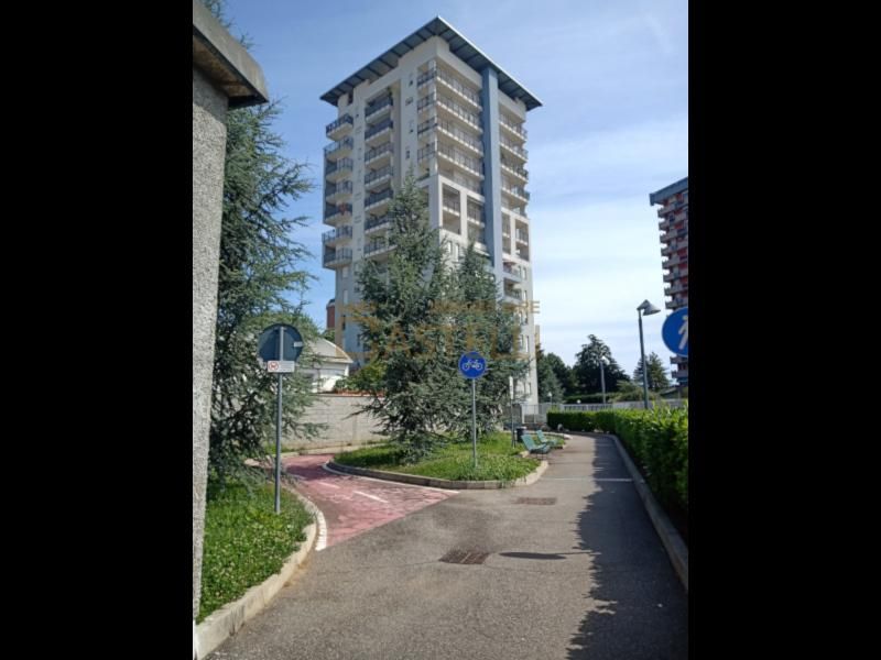 3 Locali - Via Masaniello 