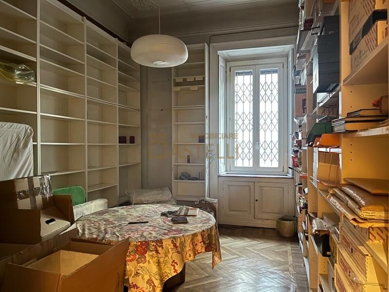 6 Locali - Via Uberti