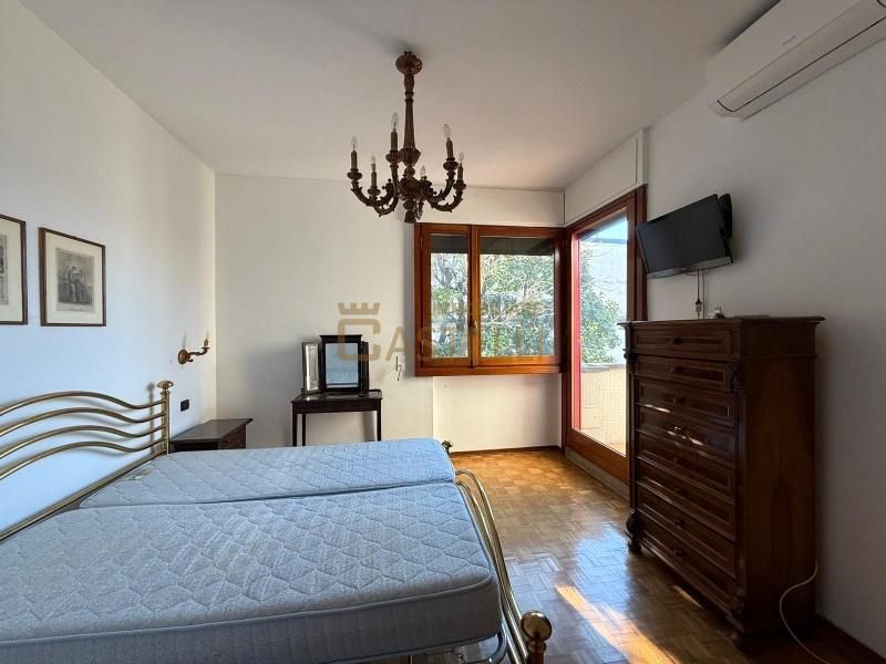 4 Locali - Piazzale Aquileia