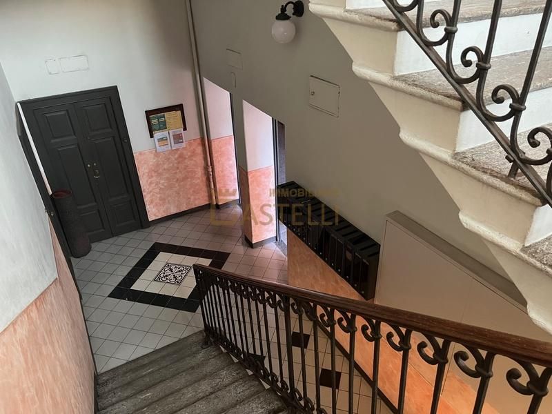 2 Locali - via Altaguardia
