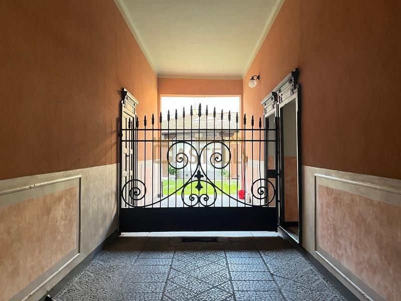 2 Locali - via Altaguardia