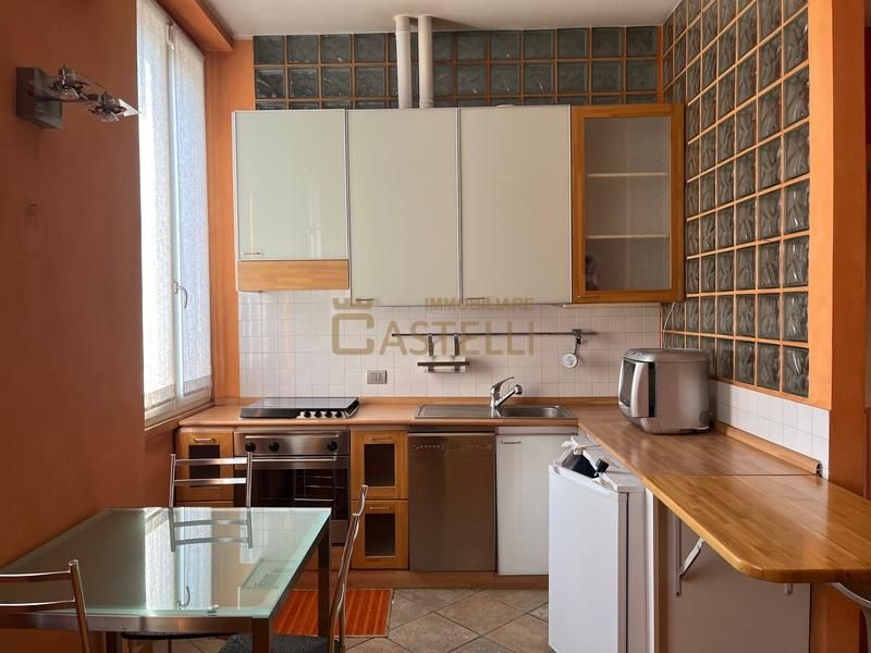 2 Locali - via Altaguardia