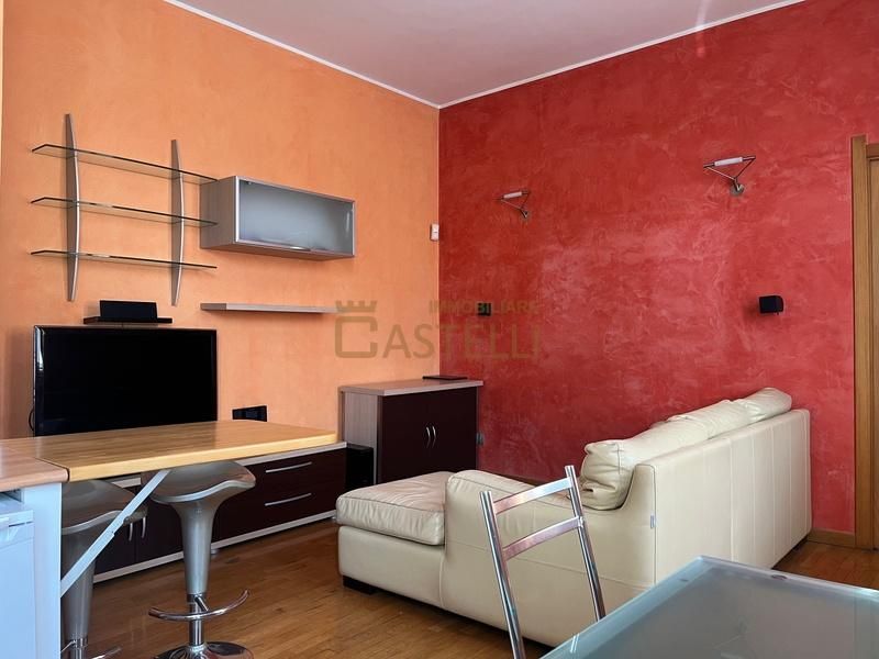 2 Locali - via Altaguardia