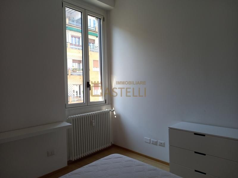 2 Locali - Via Agnesi