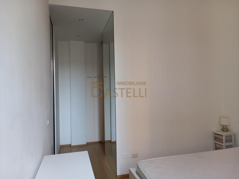 2 Locali - Via Agnesi