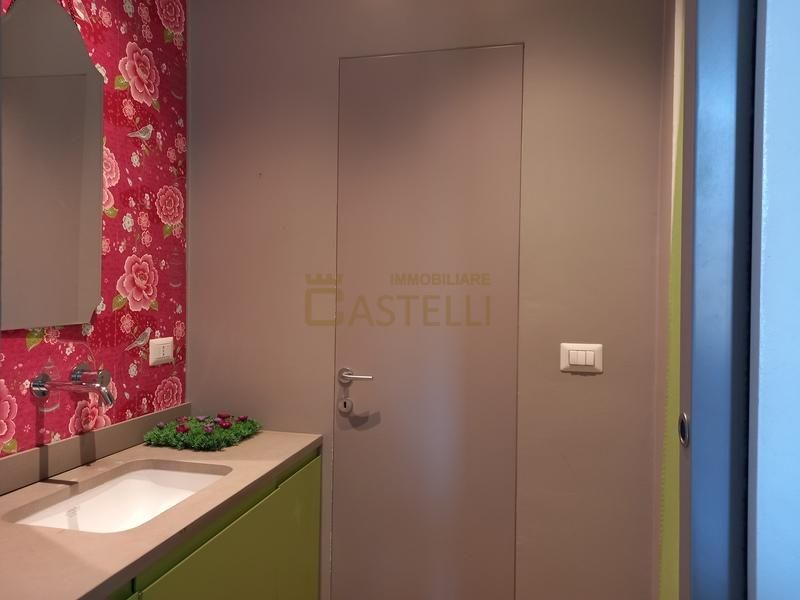 2 Locali - Via Agnesi