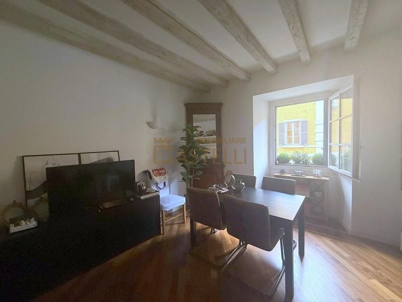 2 locali - Via Castelfidardo