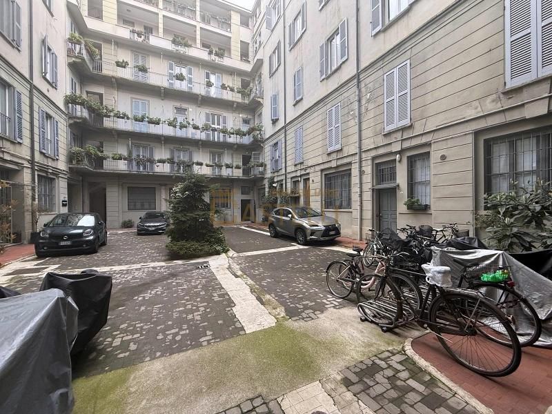 2 locali - Via Castelfidardo