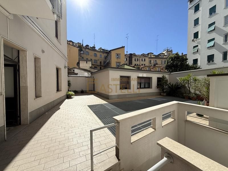 3 locali - Viale Regina Giovanna