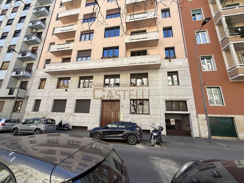 3 locali - Viale Regina Giovanna
