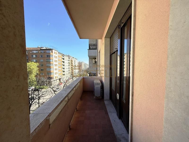 3 locali - Viale Regina Giovanna