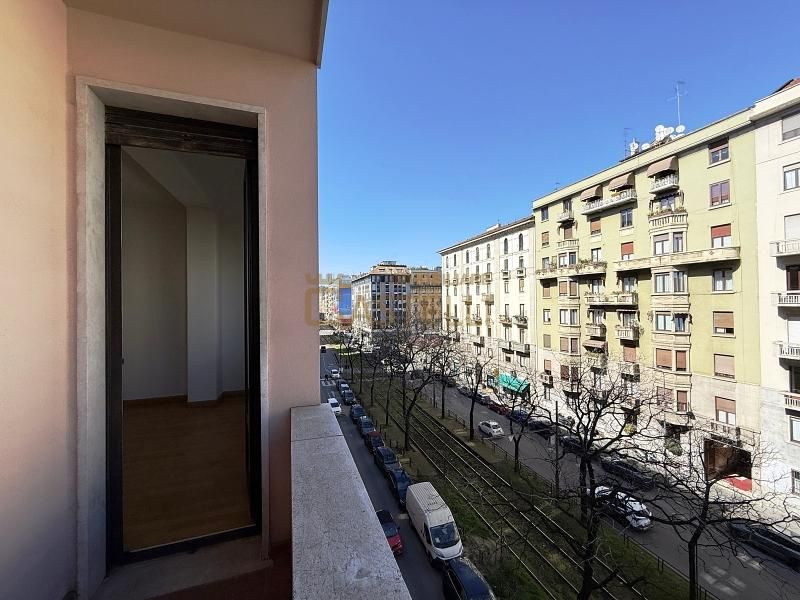3 locali - Viale Regina Giovanna