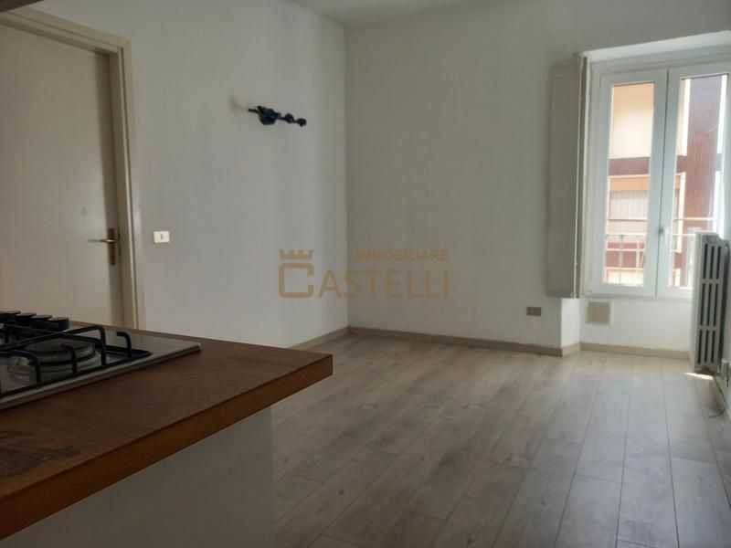 2 Locali - Viale Bligny