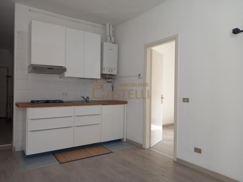 2 Locali - Viale Bligny