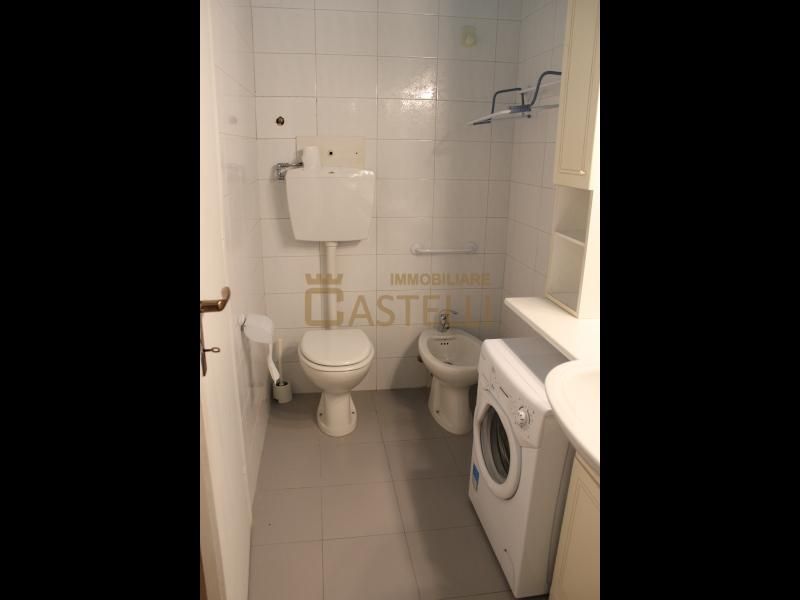 2 Locali - Viale Bligny