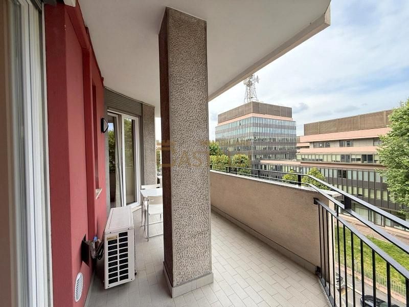 2 locali - Via Ippolito Rosellini