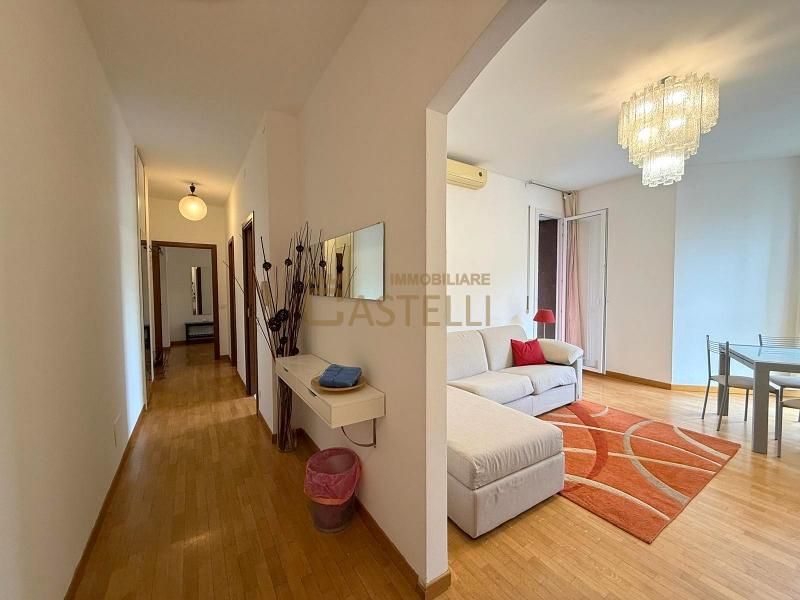 2 locali - Via Ippolito Rosellini