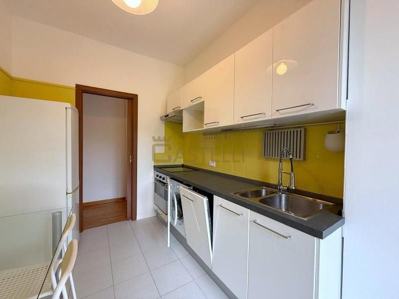 2 locali - Via Ippolito Rosellini